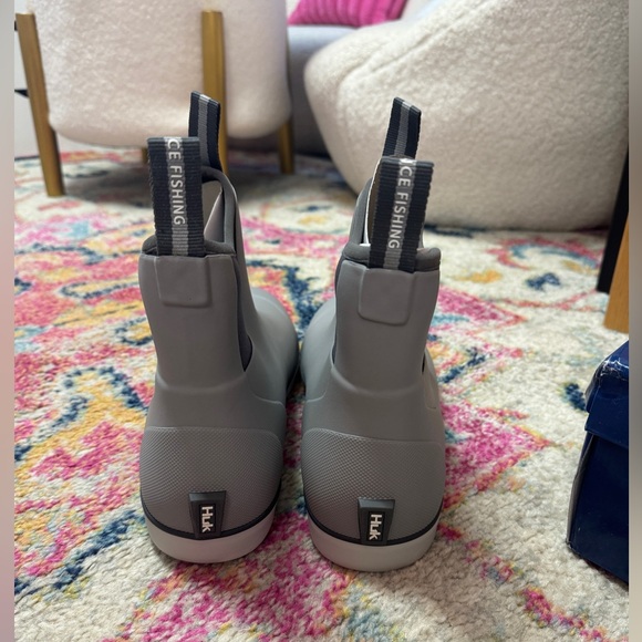 NWB HUK Roque Wave Boots - Picture 4 of 9